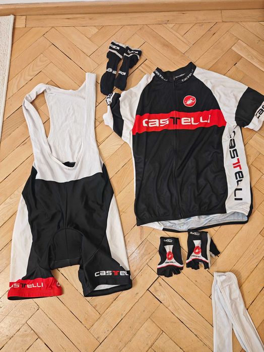 Set costum ciclism Castelli - bluze si pantaloni cu protectie scurt si lungi, manusi, vesta de vant si incalzitoare de brate + bonus sosete SIDI