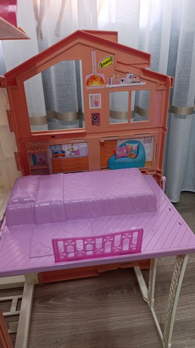 Большой дом для кукол Барби