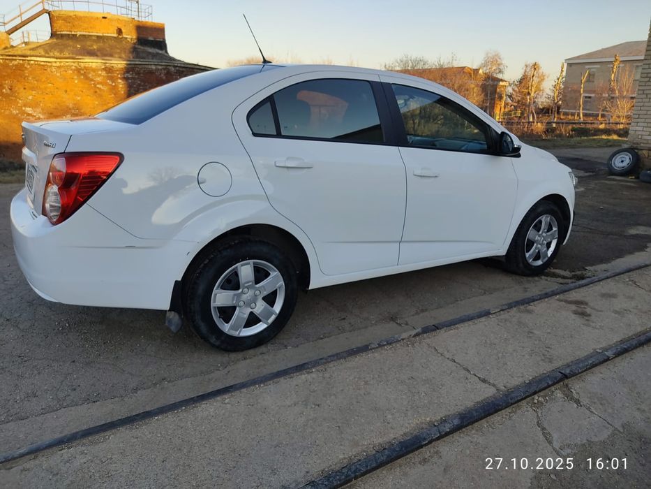 Продам автомобиль Шевроле Авео Т 300