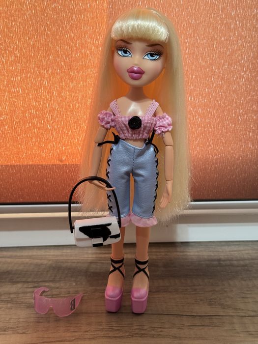 Кукла bratz Хлоя