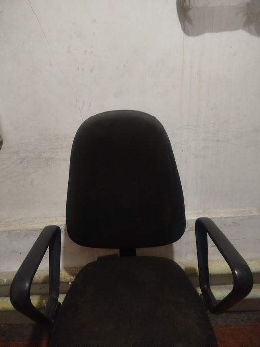 Офисный кресло...