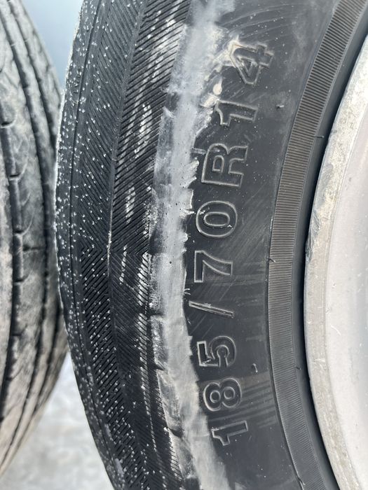 Продаю резину  в хорошем состоянии летние