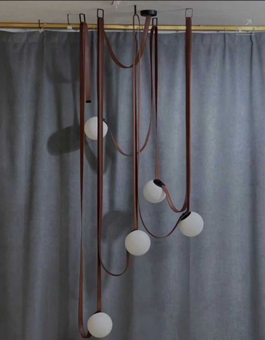 Дизайнерски полилей с кожени ремъци и стъклени сфери – нов, 5 топки