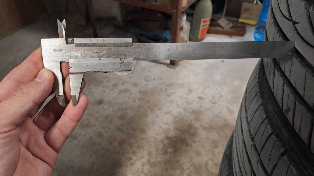 Гуми 3 бр. SUMITOMO 225/45/19