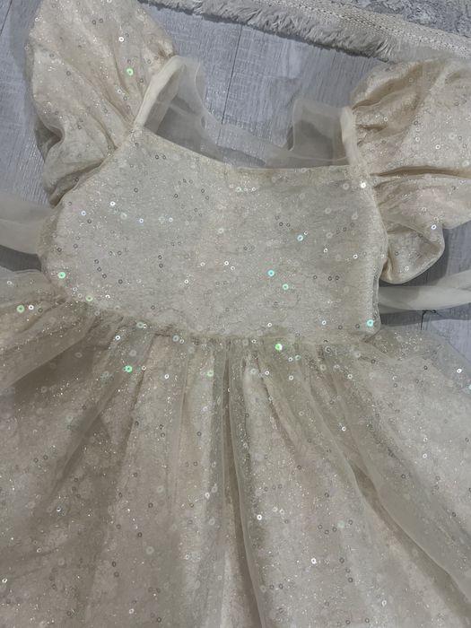 Нарядное платье размер 116