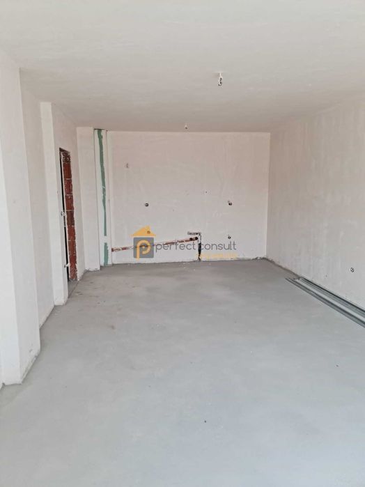 Продава се Двустаен апартамент в Пловдив, Христо Смирненски - 71 кв.м за 1210 €/кв.м - Снимка #1