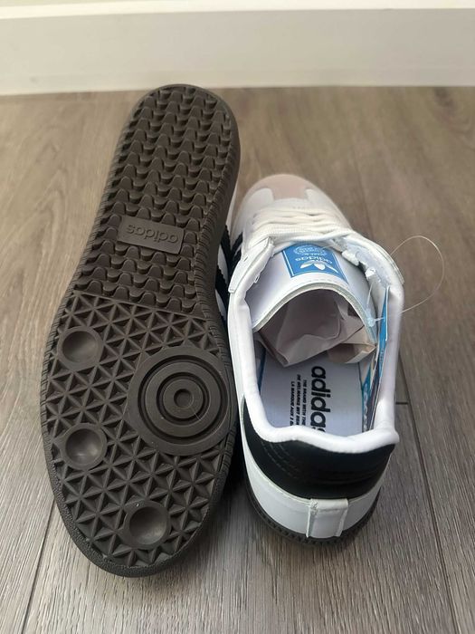 Дамски обувки кецове  Adidas НОВИ