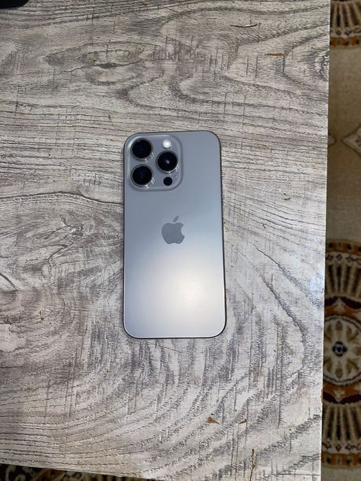 Продам айфон 15 про