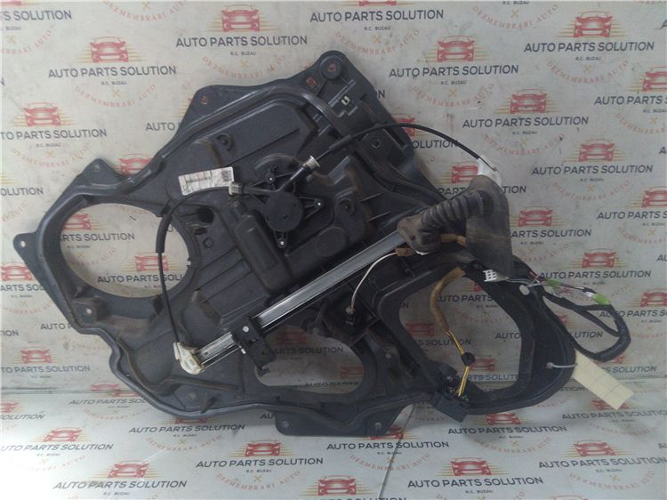 Macara geam usa stanga spate mazda 3