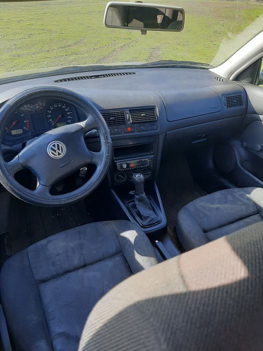 Автомобил Голф 4