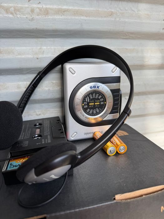 Диктофони и уокмени