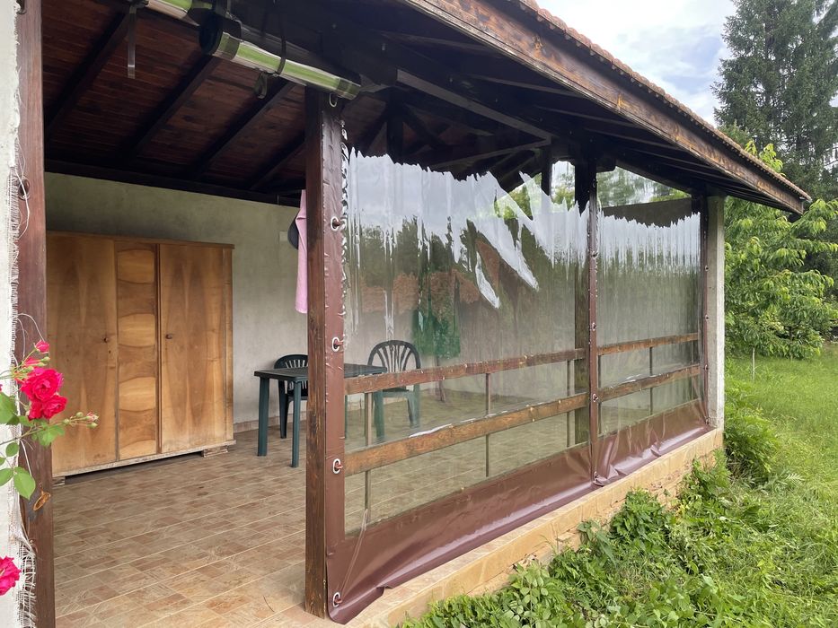 Ветроупорни завеси, тенти, бризенти за ремаркета.