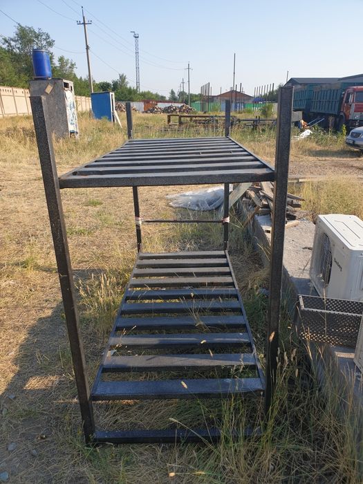 Кровать двухъярусная