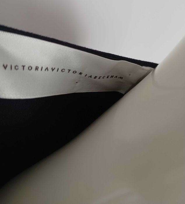 Rochie nouă Victoria Beckham