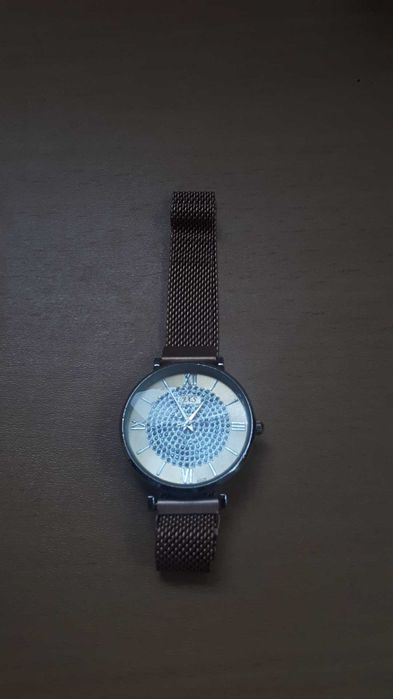 Часовник JXS в кутийка