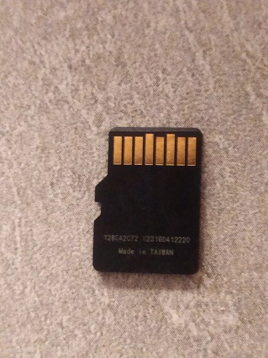 Microcard feleshka HIKVISION 128gb