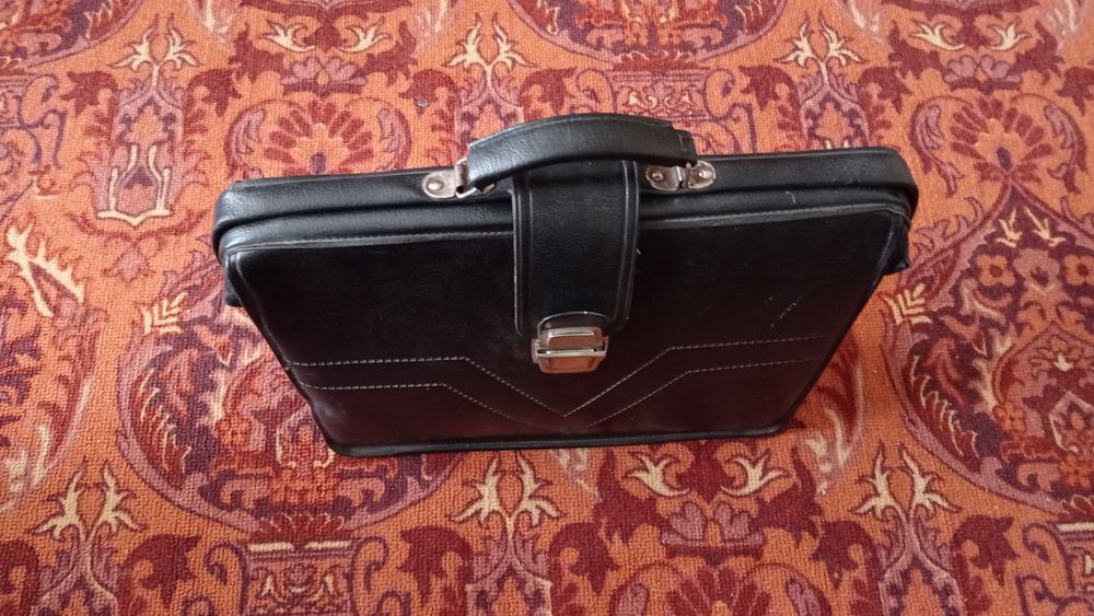 Портфель кожаный