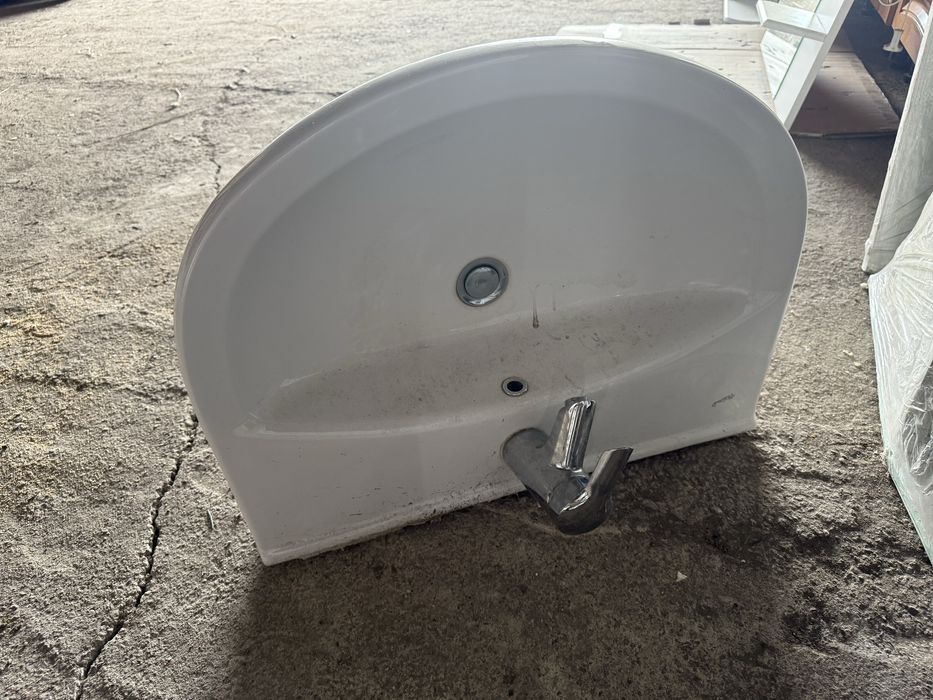 Продается умывальник / раковина со шкафчиком