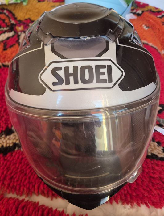 Каска Продавам каска  Shoei GT-Air.. ползвана в добро състояние .
Размер L.
200 евро ако някой се интересува да пише .