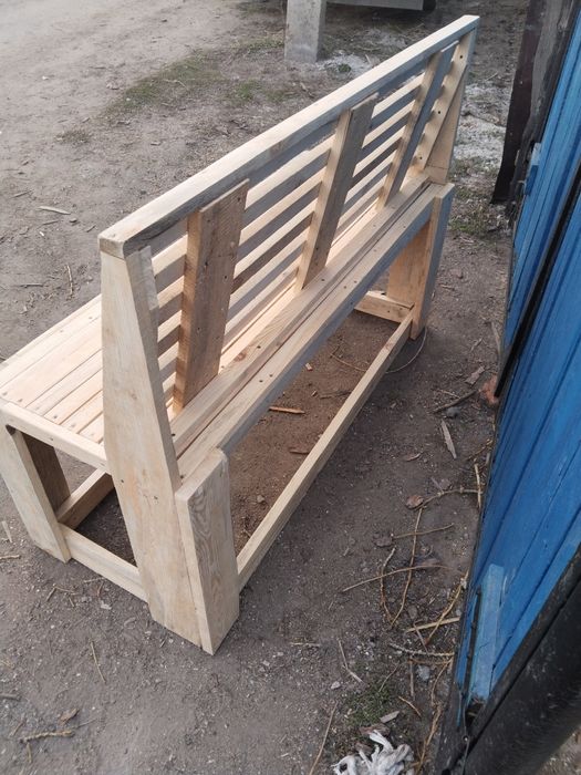 Лавочка новая струнная .