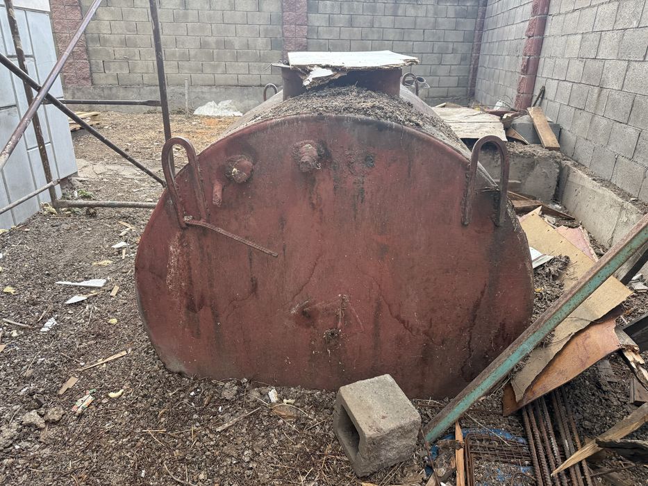 Продам цестерну самовывоз