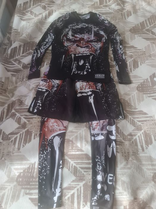 Продам б/у одежду на девушку , размер S