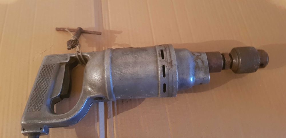 Стара ретро бормашина AEG ueb10a