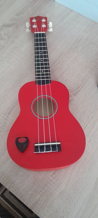 Укулеле с чехлом