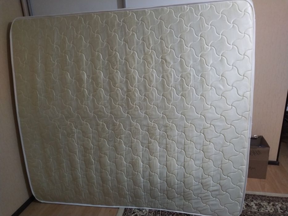 Продам матрас размер. 2 на 180