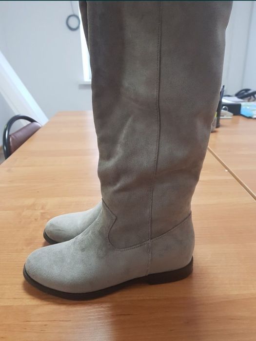 Продам осенне-весенние сапоги