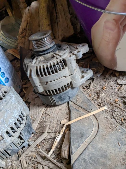 Продам моторы и генераторы.