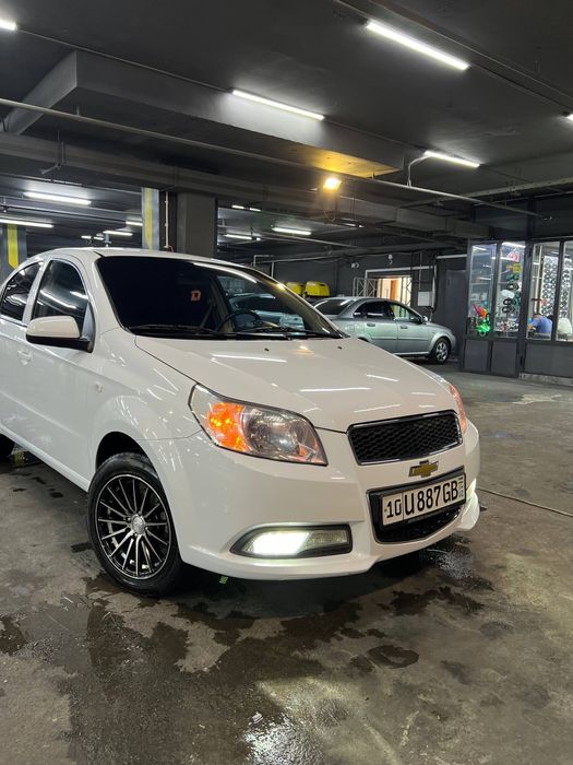 Продаётся нексия 3 Автомат 4 позиции