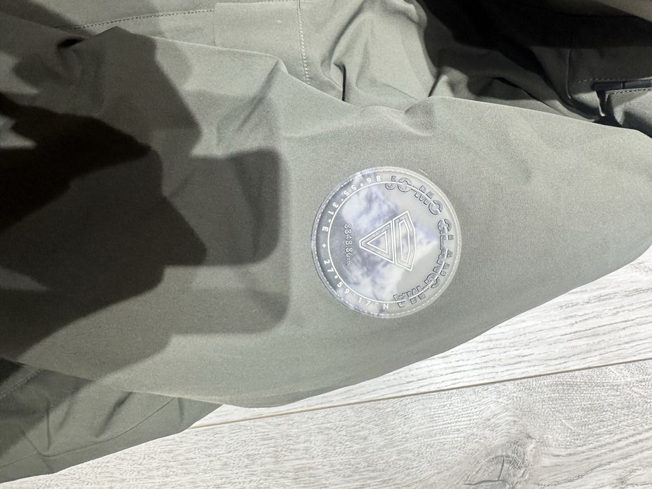 продам куртку зимнию