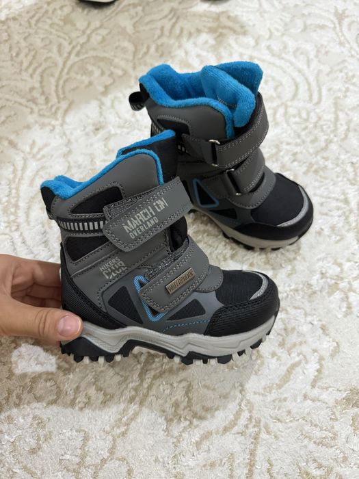 Продам детские сапоги