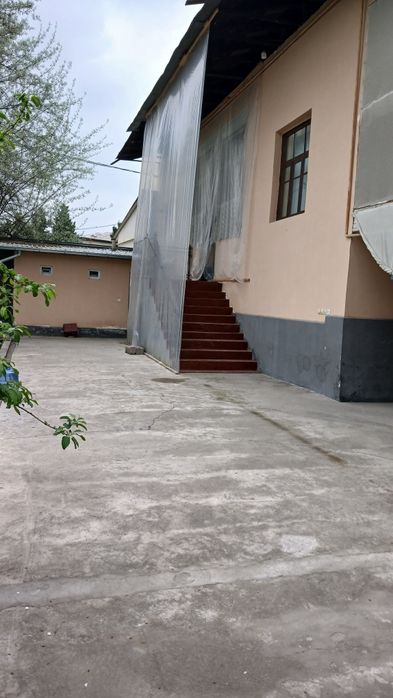 Sotiladi sergeli Bobur mahalla