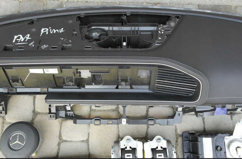 Арматурно табло аирбег колани коляно airbag Mercedes GLE W167