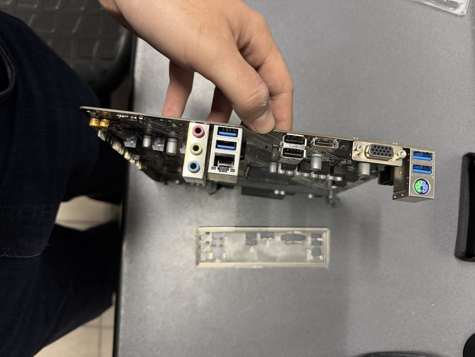 Placa de baza Asus PRIME A520M-K  AM4 DEFECTA