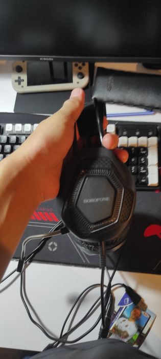 Продаю наушники borofone