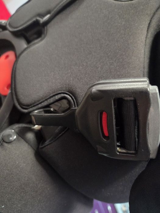 Детски стол за автомобил