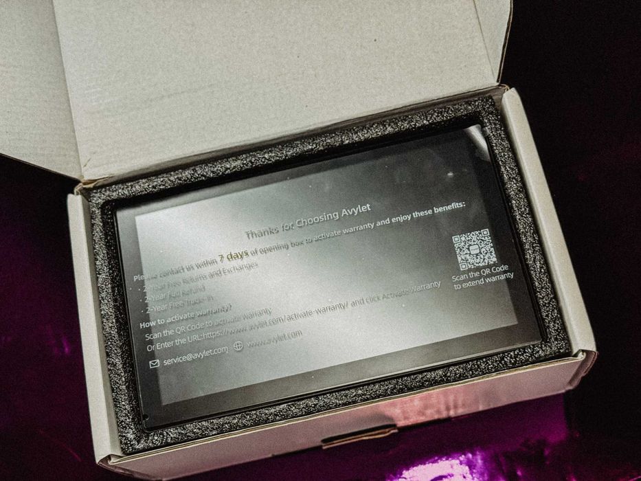 Display CarPlay wireless de 9 inci cu navigație GPS + camera marsarier