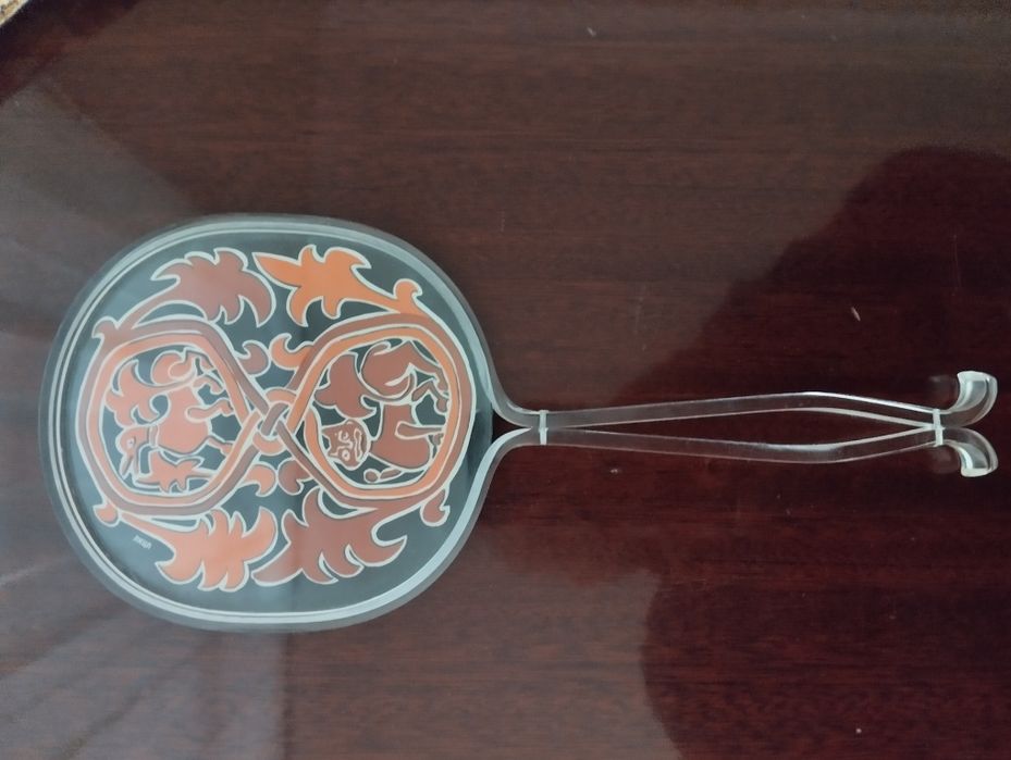 Зеркальцо продам