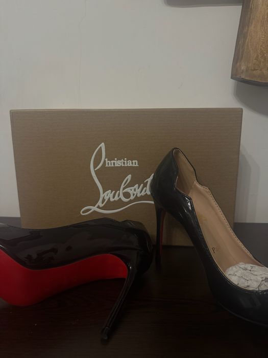 Louboutin hot chicks черно токчета 37 номер