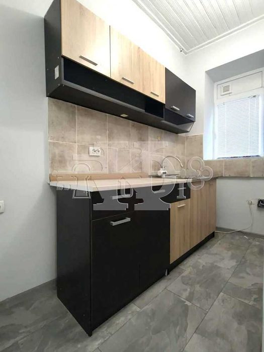 Продава се Тристаен апартамент в Добрич, Център - 80 кв.м за 1023 €/кв.м - Снимка #2