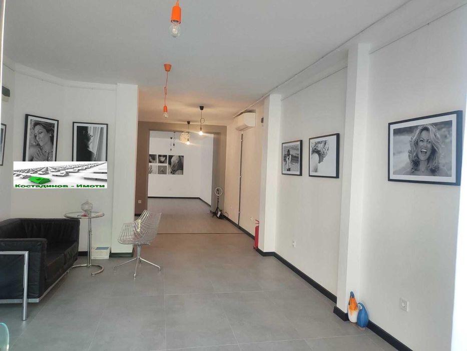 Дава се под наем Офис в Пловдив, Център - 216 кв.м за 1097.01 € - Снимка #2