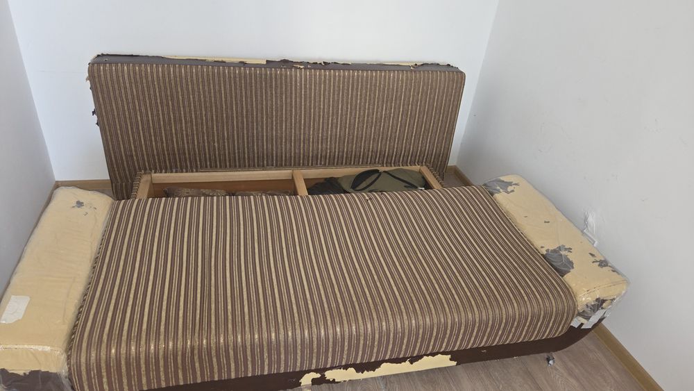 Отдам даром диван