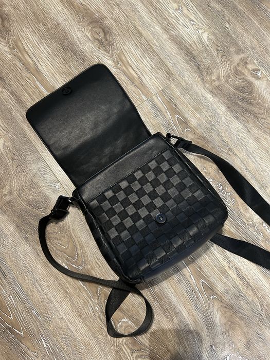 LV hand bag neagra