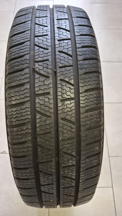 Зимна бусова гума Pirelli 215 60 17C