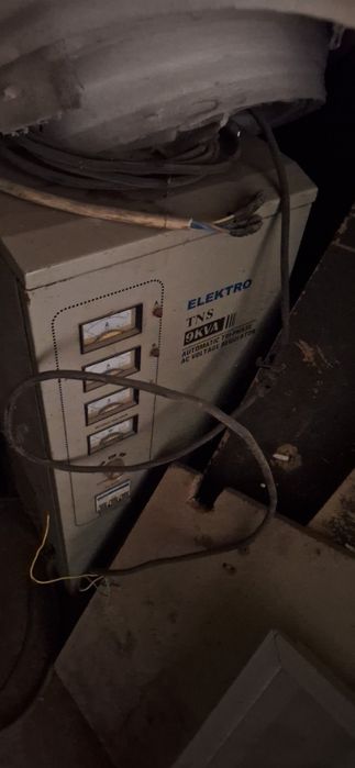 Стабилизатор напряжения