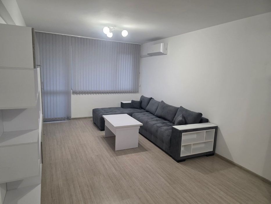 Дава се под наем Тристаен апартамент в Асеновград - 86 кв.м за 448.8 € - Снимка #1