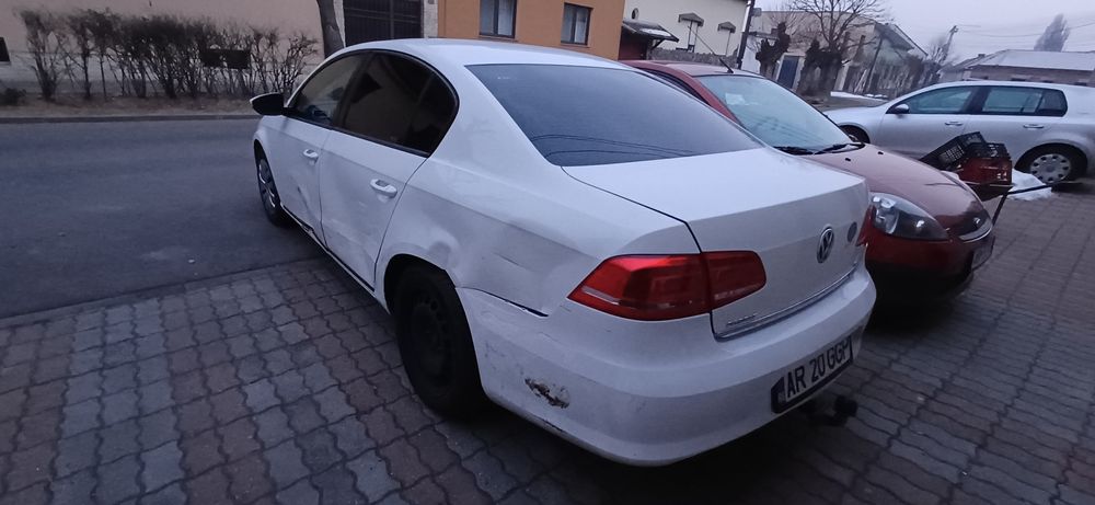 Vand Vw Passat B7 usor avariat